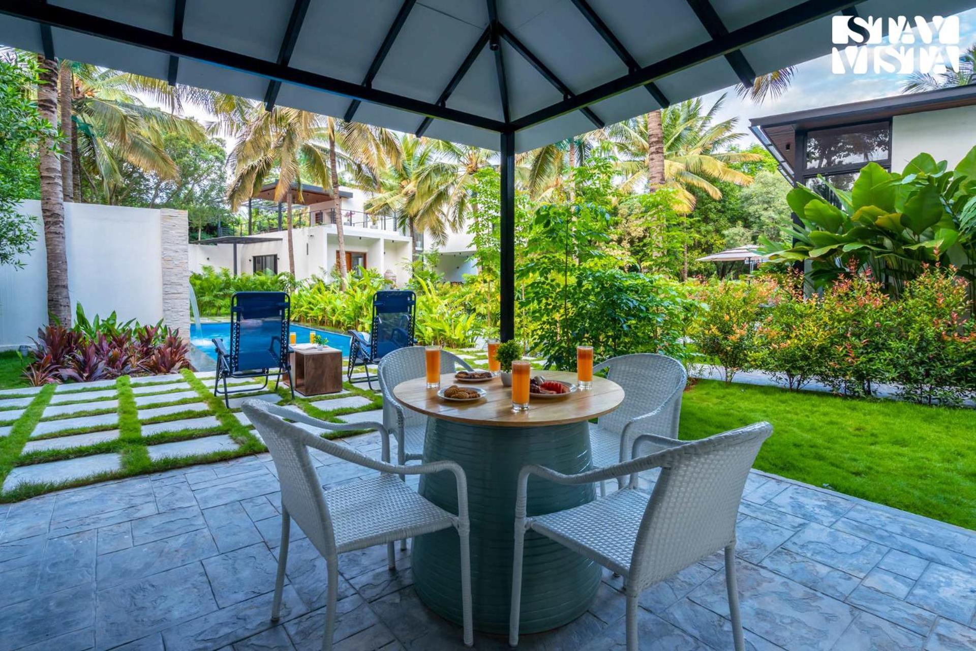 Stayvista At M Villa With Breakfast Included Bengaluru Kültér fotó