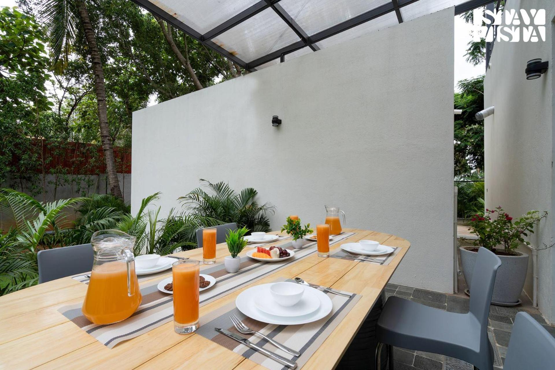 Stayvista At M Villa With Breakfast Included Bengaluru Kültér fotó